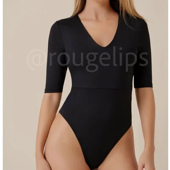 Black V-Neck Slim Fit Bodysuit Half Sleeve - Picture 1 of 7